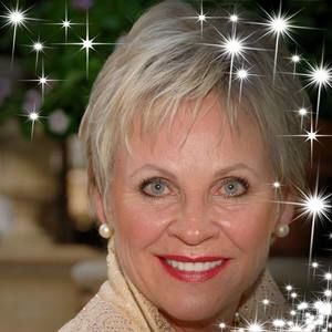 Meet your Posher, Paula